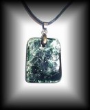 PENDENTIF SERAPHINITE IMPERIALE 2( 10 gr/3.4 cm)