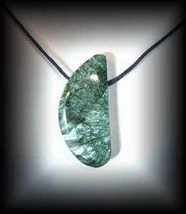 PENDENTIF SERAPHINITE(20 gr/4.2 cm)