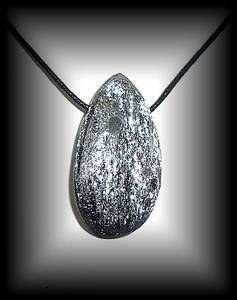 PENDENTIF SPECULARITE 15(33 gr/ 4 cm)